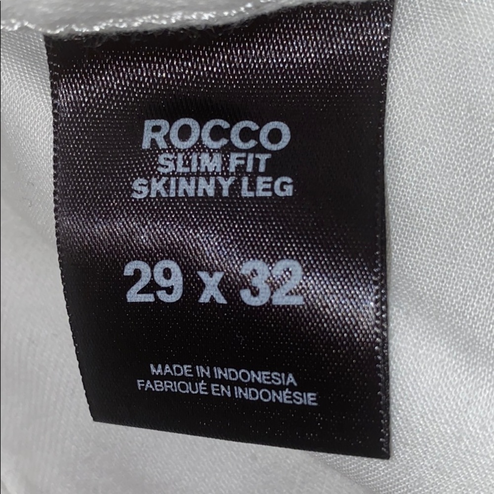 ROCCO DISTRESSED JEANS WORN TWICE. SLM FIT.